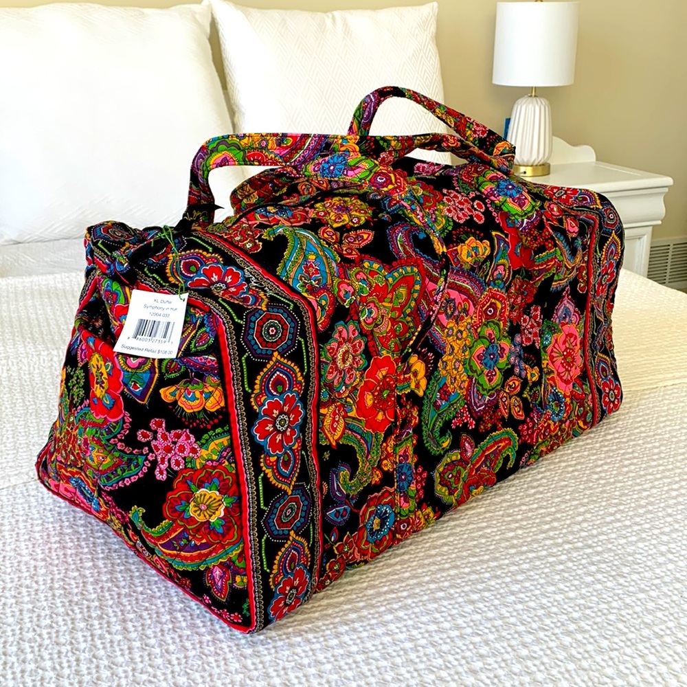 Vera Bradley XL Duffel NWT Symphony in Hue print